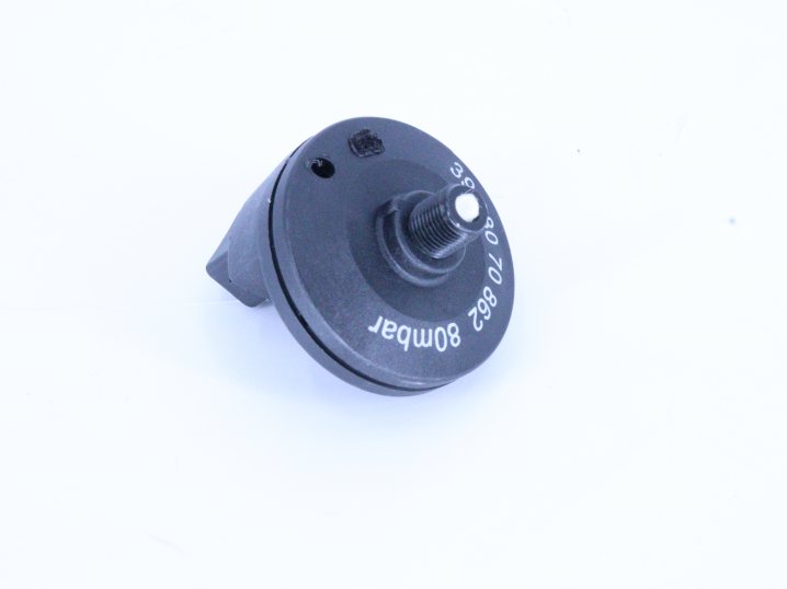 MANN+HUMMEL 3908070862 maintenance switch 80 mbar