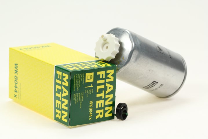 MANN-FILTER WK8044x Kraftstoffwechselfilter