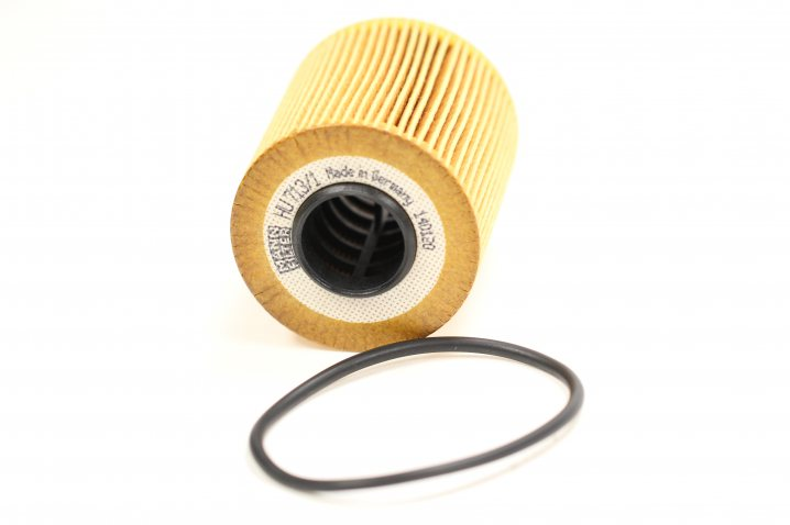 MANN-FILTER HU713/1x oil filter element (metal-free)