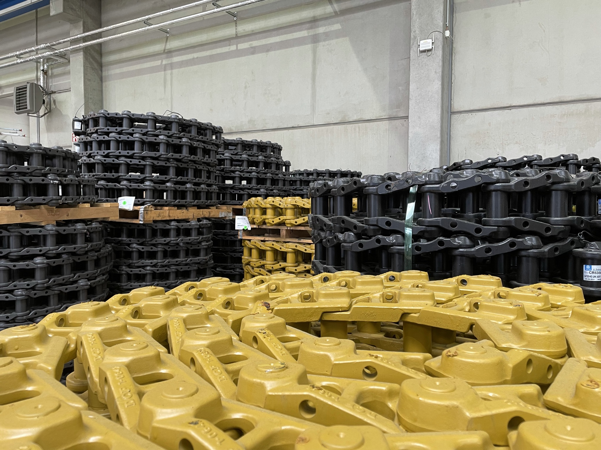 Kettenbänder für Bagger und Raupenfahrwerke im Lager von LIS® Germany